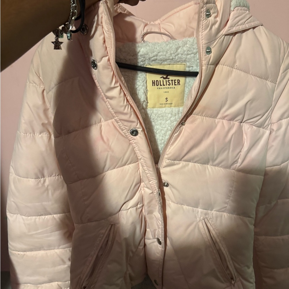Hollister Women's Pink Puffer Jacket